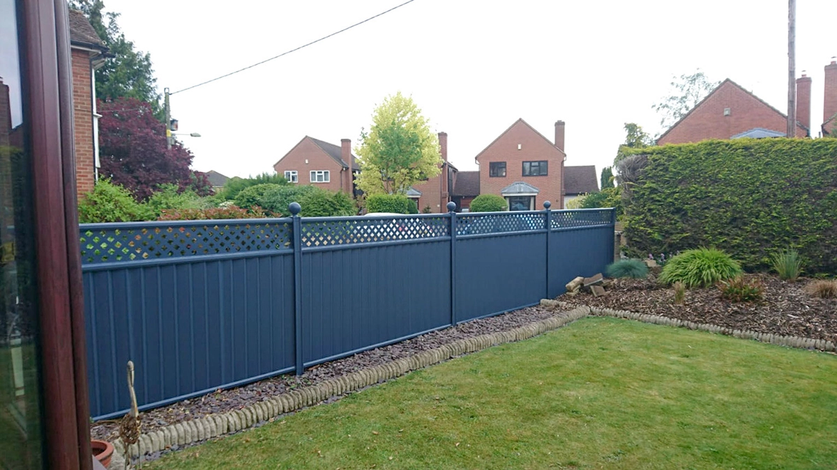Top Reasons Steel Fencing Is Perfect for UK Winters
